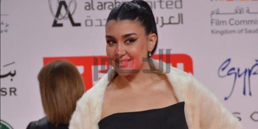 إطلالة مميزة لـ جيهان خليل بمهرجان القاهرة السينمائي (صور) - نبأ العرب